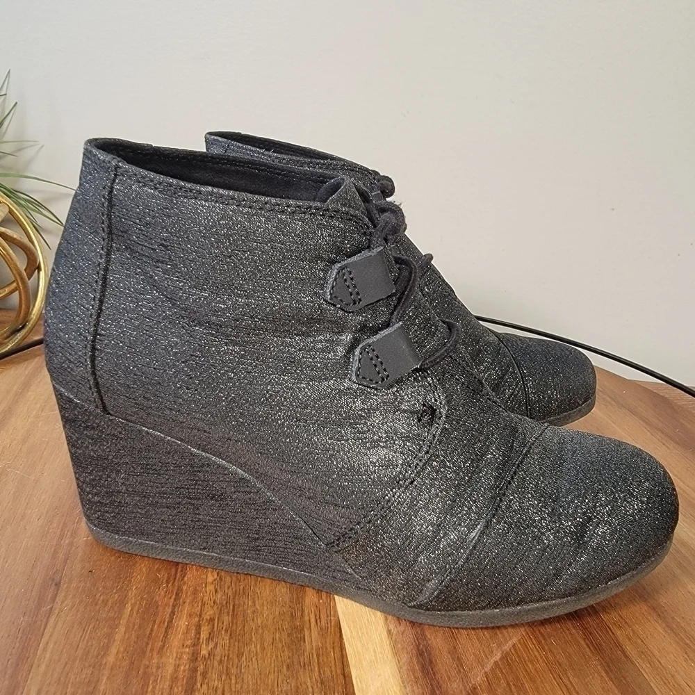 Toms Kala Black Sparkle Lace Up Wedge Booties Size 8